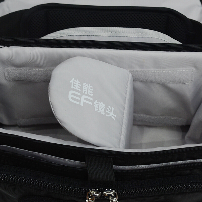 佳能（Canon） 5D4 6D 77D 80D 單反相機(jī)包 原裝攝影包 微單數(shù)碼單肩包 佳能黑色單肩包_http://m.bzsa.cn/img/sp/319/fb077fbd-ede2-49de-ac99-d502bc8815bf.jpg