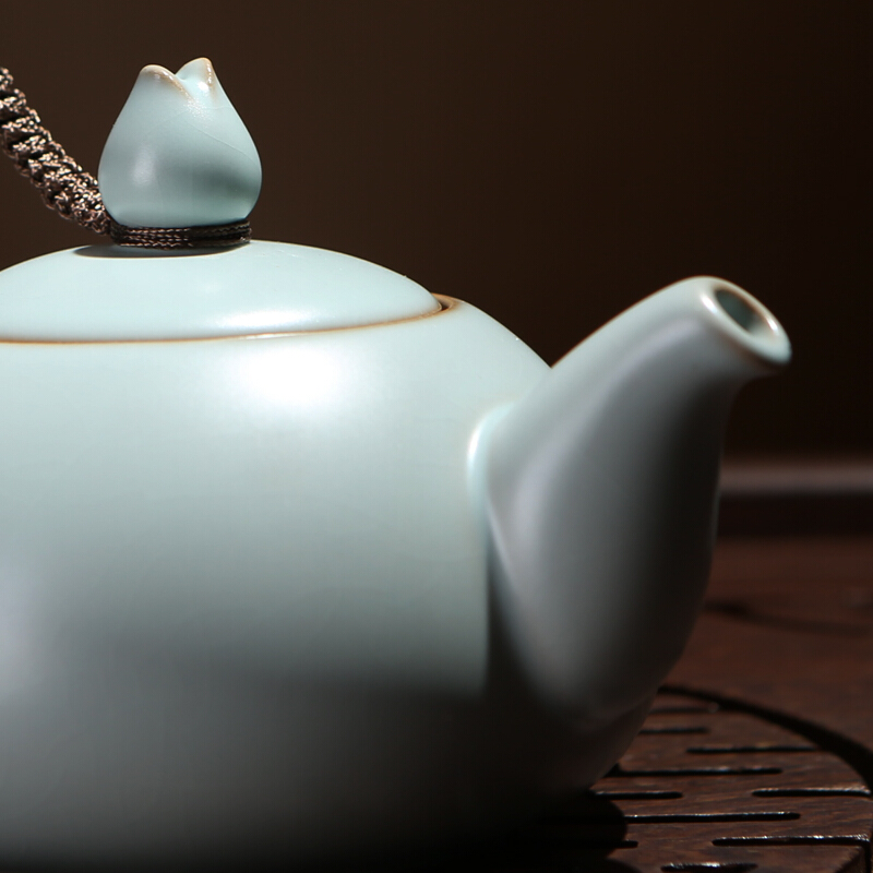 東道汝窯 功夫茶具套裝 祈福茶壺半組（天青色）_http://m.bzsa.cn/img/sp/437/0b1580cd-1250-42a6-8136-a4e021623744.jpg