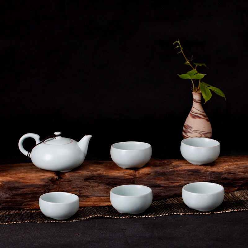 東道汝窯 功夫茶具套裝 喜樂壺杯組/一壺五杯（天青色）_http://m.bzsa.cn/img/sp/437/613a34fa-b525-4bde-a630-316bfa7a781c.jpg