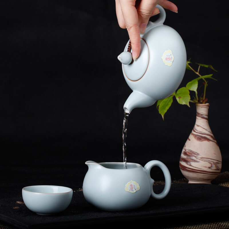 東道汝窯 功夫茶具套裝 祈福茶壺半組（天青色）_http://m.bzsa.cn/img/sp/437/a2e4ff68-0c73-4a56-a981-6502010766d0.jpg